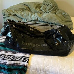 Patagonia Blackhole 100L